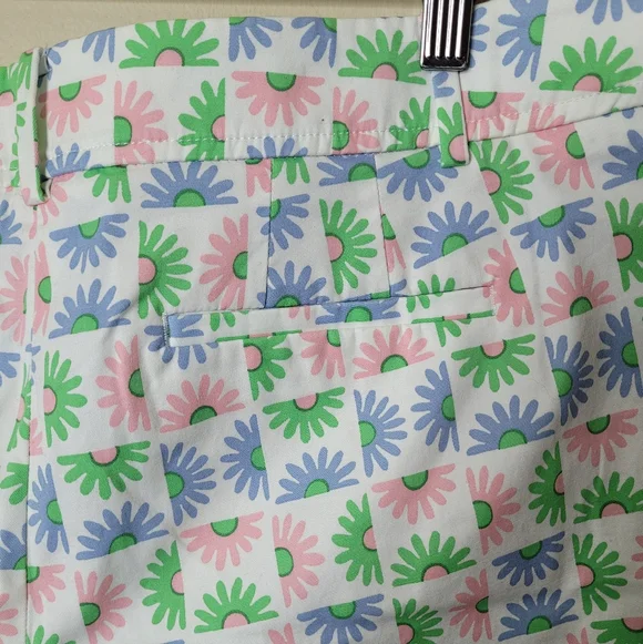 Talbots Perfect Short 9.5" Daisy Print Women's Size 14P NWT Petite - Picture 7 of 11